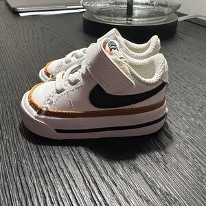 Nike Court Legacy Baby/Toddler White and Gold Sneakers